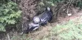 PENDİK'DE OTOMOBİL ŞARAMPOLE DEVRİLDİ