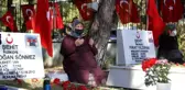 Son dakika haberleri... Antalya şehitliğinde duygusal anlar