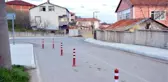 Arsasından usulsüz yol geçen vatandaş, dubalarla nöbet tutmaya başladı