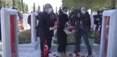 ÇANAKKALE - TBMM Başkanı Şentop, Çanakkale Şehitliği'ne karanfil bıraktı