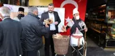 Son dakika genel: Şehitler anısına Maraş çöreği ikramı