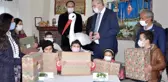 Yaren leylek çocuklara hediyeler getirdi
