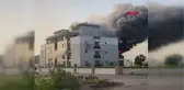 ANTALYA Antalya'da korkutan yangın; terasa çıkıp yardım istediler