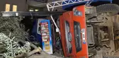 Hafriyat yüklü kamyon devrildi: 2 yaralı