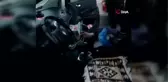 Haylaz kedi öyle bir yere girdi ki, 3 saatte kurtarılabildi