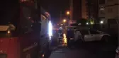 Kundaklanan iki otomobilde hasar oluştu