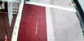 Son Dakika | Silahlı soygun girişimi sonrası şahısların kaçma anı kamerada