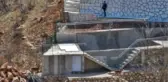Tunceli'de yaban keçileri, köy evlerinin bahçesine kadar indi
