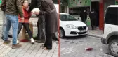 Babasının silahıyla oynayan 5 yaşındaki çocuk, annesini yaraladı