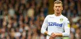 Ezgjan Alioski'nin Galatasaray'a gideceği iddiaları sonrası Leeds United'lı taraftarlar futbolcuya tepki gösterdi