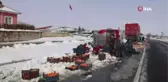 Tonlarca portakal kar içerisinden tek tek toplandı