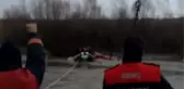 Murat Nehri'nde mahsur kalan traktör sürücüsü kurtarıldı
