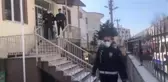 Yaşlı çifti soyan yabancı uyruklu bakıcı yakalandı