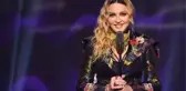 62 yaşındaki Madonna kabak çiçeği gibi açıldı! İç çamaşırlı pozlarının her biri ayrı bomba