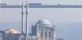 Hava kirliliği İstanbul'daki tarihi yapıları yok ediyor