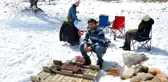 Antalya'da kardan adam ve kar üzerinde mangal keyfi