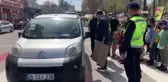 Kırmızı çizgi uygulamasında kaymakam ezilmekten son anda kurtuldu