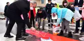 Tuzla'da yaya geçitleri kırmızıya boyandı
