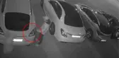 25 saniyede lüks otomobilin 50 bin liralık farlarını çaldılar