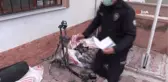 Çaldıkları motosikleti parçalayan 2 kişi suçüstü yakalandı