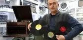 Yaklaşık 25 yılını verdiği koleksiyonuna paha biçemiyor