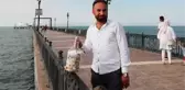 Son dakika haber | Müşterilerinin dilek notlarını biriktirdiği şişeyi kabul olsun diye denize attı