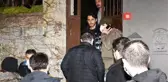 Özge Özpirinçci'nin ünlü isimlerle kutladığı doğum günü partisini polis bastı