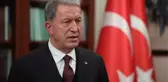 Son Dakika! Milli Savunma Bakanı Akar'dan 104 emekli amiralin imza attığı bildiriye tepki: Demokrasimize zarar vermekten başka bir işe yaramaz