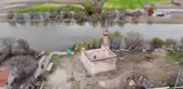 613 yıllık caminin minaresi böyle yıkıldı...Yeni caminin duvarı var çatısı yok