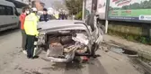 Beton refüje çarpan otomobildeki 5 kişi yaralandı