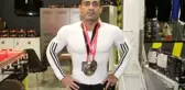 Gündüz boya badana, gece spor yaparak vücut geliştirme şampiyonu oldu