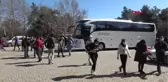 ÖĞRENCİLER, 'YARIN ÇOK GENÇ OLACAK' PROJESİ KAPSAMINDA ŞEHİTLİKLERİ ZİYARET ETTİ