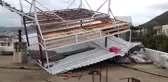 Kozan'da hortum eve zarar verdi