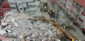 Çankaya'da çökme riski bulunduğu için kontrollü yıkımına başlanan binada çalışmalar sürüyor (3)