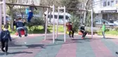 Kağıthane'de sıcak havayı gören çocuklar parklara koştu