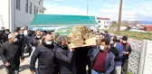 Hamile anne ve 2 yaşındaki oğlu aynı tabutta son yolculuğuna uğurlandı