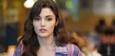 Oyuncu Hande Erçel ev halini paylaştı, pozlarından çok pahalı kıyafetleri gündem oldu