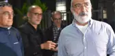 Ahmet Altan tahliye edildi! İşte cezaevi çıkışı ilk fotoğrafı