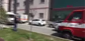 Son dakika: HASTANE BAHÇESİNDEKİ KORKULUKTAN ÇAYA ATLADI, UZATILAN MERDİVENE TUTUNUP KURTULDU