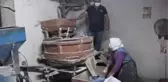 87 yaşındaki Meryem Balcı, oğluyla değirmencilik yapıyor