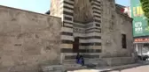 Tarihi Ulu Cami, çalınan çinilerini bekliyor