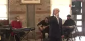 Salon sahne oldu, sanatçılar konserlerini böyle verdi