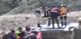 Şarampole devrilen minibüste sıkışan yolcuyu arama kurtarma ekipleri çıkardı