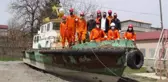 Öğrenciler okul bahçesine taşınan teknede uygulamalı eğitim görmeye başladı