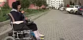 Tekerlekli sandalyeye mahkum anne 1 yıldır kayıp oğlunun yolunu gözlüyor
