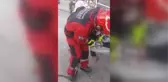 Devrilen otomobilde sıkışan sürücü kurtarıldı