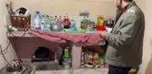 Evlerinin tavanı çökmeye başlayan iki kardeş hayırseverlerden destek bekliyor