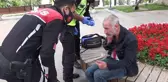 Polis arama yapmak isteyince cebinden çıkardığı neşterle boğazını kesti