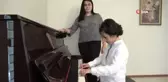 4 yaşında piyano çalmayı öğrendi, 7 yaşında ödül aldı