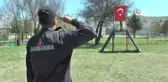 JAKEM'in köpekleri görenleri şaşırtıyor... Matematik işlemi yapıp, şınav ve mekik çekebiliyorlar